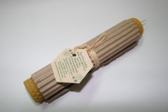 شمعة واحدة مصنوعة من 100٪ شمع نحل نقي
